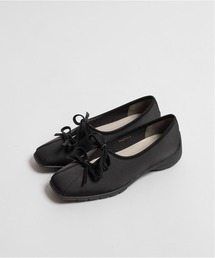 A de Vivre（アドゥヴィーヴル）の「サステナブル ダブルリボンフラットシューズ（パンプス）」