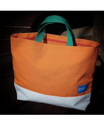 RNMS（アールエヌエムエス）の「トートバッグ AT1 (ブルーストラップ提供)（トートバッグ）」