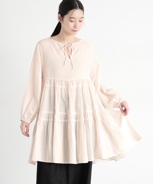 studio CLIP（スタディオクリップ）の「《natural by clip》ダブルフロントCティアードチュニックブラウス（シャツ/ブラウス・レディース・オフホワイト/ブラック/ライトピンク・FREE）」の3枚目の写真
