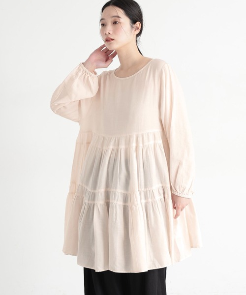 studio CLIP（スタディオクリップ）の「《natural by clip》ダブルフロントCティアードチュニックブラウス（シャツ/ブラウス・レディース・オフホワイト/ブラック/ライトピンク・FREE）」の4枚目の写真