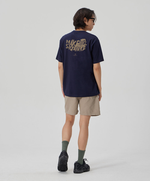 MAKEITTO（メイキット）の「[GRAFFITI LOGO] CREW NECK TEE_NAVY（Tシャツ/カットソー・メンズ・その他・XXL/M/L/XL）」の4枚目の写真