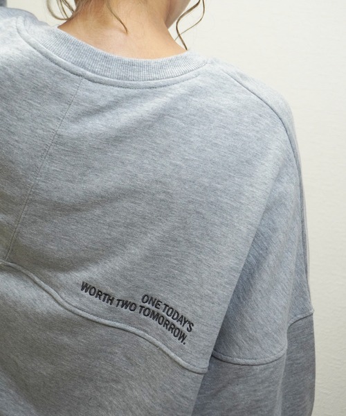 gossara（ゴサラ）の「ドルマンボリューム袖PO（スウェット・レディース・杢グレー/モカ/キナリ・FREE）」の22枚目の写真