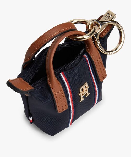 TOMMY HILFIGER（トミーヒルフィガー）の「ナノトートバッグチャーム（キーケース/キーアクセサリー・レディース・ネイビー/レッド・FREE）」の5枚目の写真