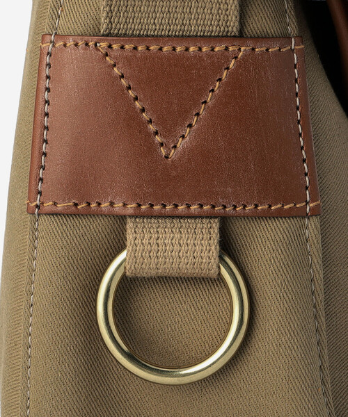 BRADY（ブレディー）の「Brady | ARIEL TROUT SMALL UNISEX（ショルダーバッグ・レディース・ブラック/カーキ・ONE）」の14枚目の写真