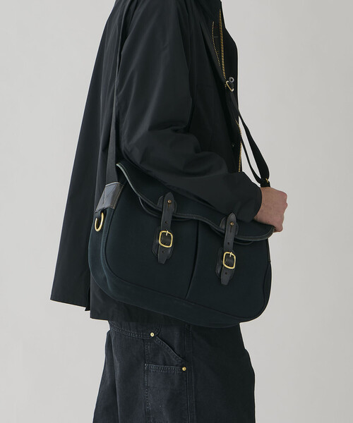 BRADY（ブレディー）の「Brady | ARIEL TROUT SMALL UNISEX（ショルダーバッグ・レディース・ブラック/カーキ・ONE）」の5枚目の写真