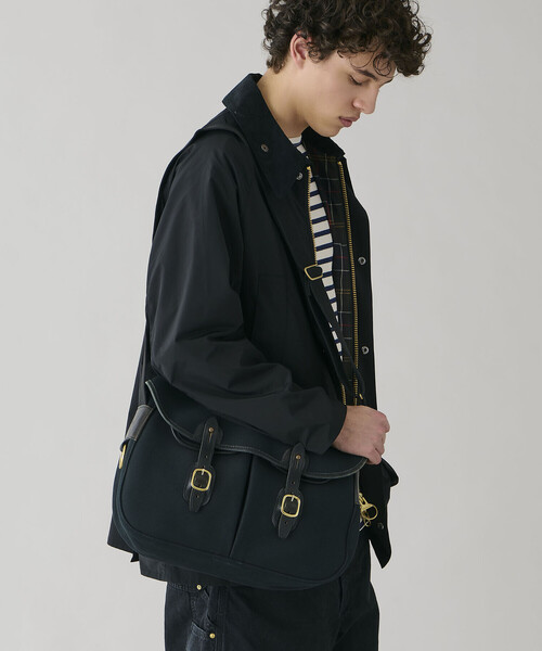 BRADY（ブレディー）の「Brady | ARIEL TROUT SMALL UNISEX（ショルダーバッグ・レディース・ブラック/カーキ・ONE）」の6枚目の写真