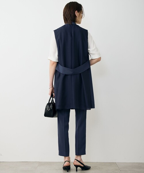 ICB(アイシービー)の「FluidBackSatin シアーコンビジレ(ベスト・レディース・ブラック系/グレー系・46/42)」の7枚目の写真