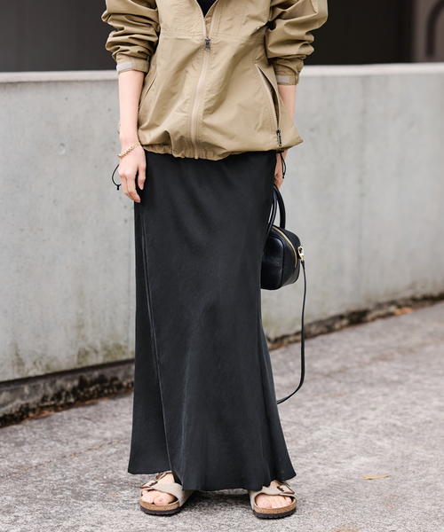 FRAMeWORK（フレームワーク）の「≪新色 / 追加≫シルキーキュプラバイアススカート（スカート・レディース・ブラック/ベージュ・36/38/40）」の14枚目の写真