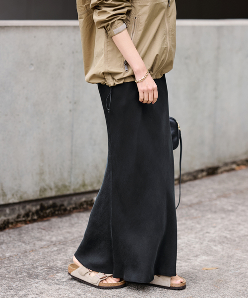 FRAMeWORK（フレームワーク）の「≪新色 / 追加≫シルキーキュプラバイアススカート（スカート・レディース・ブラック/ベージュ・36/38/40）」の17枚目の写真