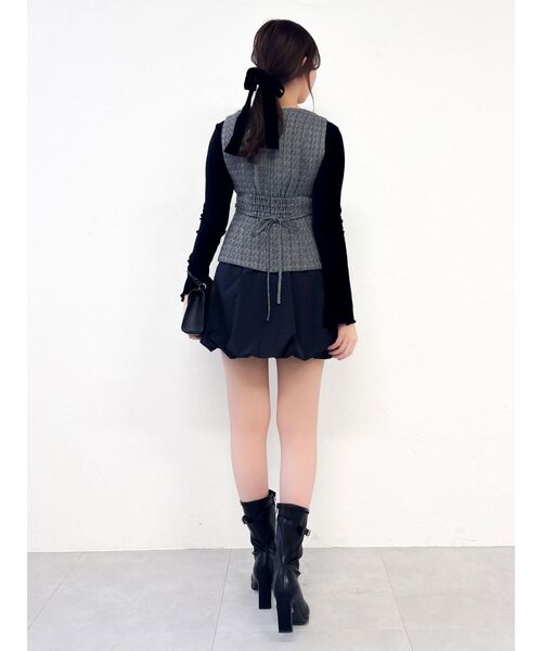 dazzlin(ダズリン)の「ジレレイヤードコンビミニワンピース(ワンピース・レディース・イエロー/アイボリー/チャコールグレー・MEDIUM/SMALL)」の16枚目の写真