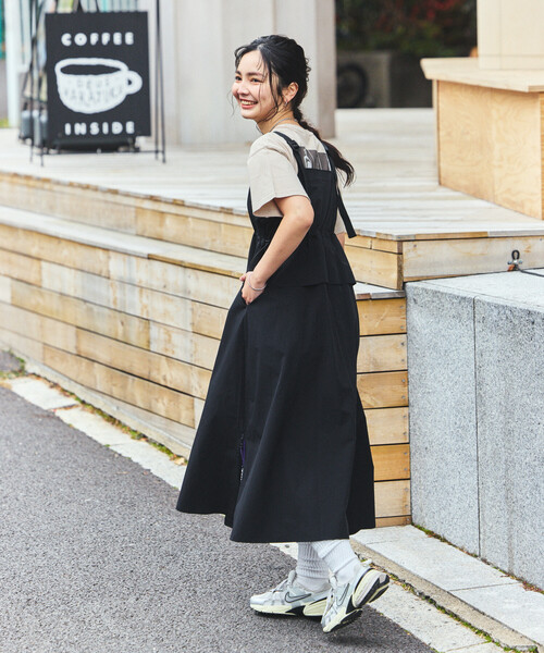 FREAK'S STORE(フリークスストア)の「THOUSAND MILE × FREAK'S STORE/サウザンドマイル 別注 UVカット ペプラムギャザーサロペ ワンピース(ワンピース・レディース・ブラック/オレンジ・フリ-)」の7枚目の写真