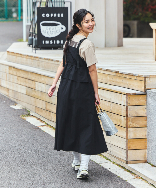 FREAK'S STORE(フリークスストア)の「THOUSAND MILE × FREAK'S STORE/サウザンドマイル 別注 UVカット ペプラムギャザーサロペ ワンピース(ワンピース・レディース・ブラック/オレンジ・フリ-)」の8枚目の写真