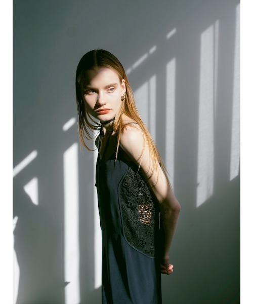 sahara（サハラ）の「Lace Inset Camisole Dress/レースインセットキャミソールドレス（ワンピース・レディース・ネイビー/ブラック・FREE）」の6枚目の写真