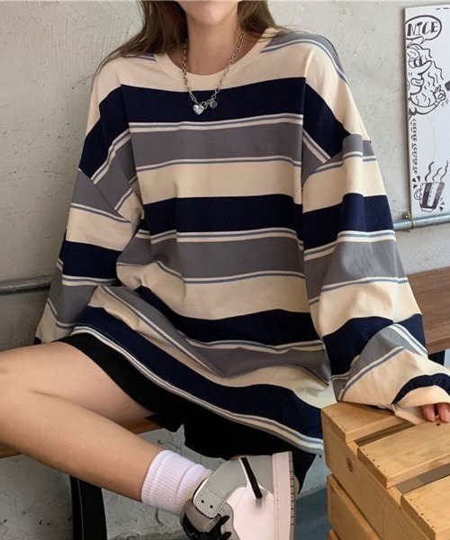 SallyLunn(サリーラン)の「配色ボーダー オーバーサイズプルオーバー(Tシャツ/カットソー・レディース・ネイビー/レッド・MEDIUM/LARGE)」の1枚目の写真