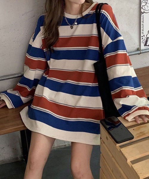 SallyLunn(サリーラン)の「配色ボーダー オーバーサイズプルオーバー(Tシャツ/カットソー・レディース・ネイビー/レッド・MEDIUM/LARGE)」の4枚目の写真