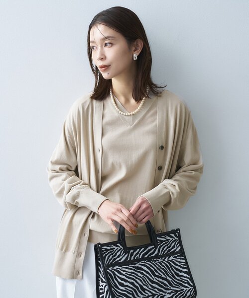 UNTITLED（アンタイトル）の「◆シアーVネックカーディガン（カーディガン/ボレロ・レディース・ネイビー/ナチュラル・04/02/00/48/44）」の4枚目の写真