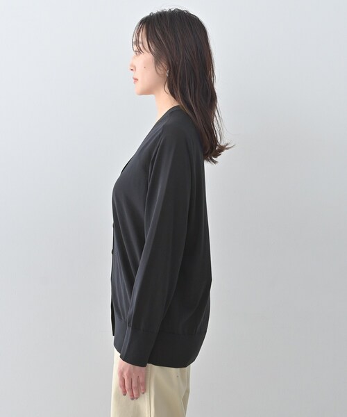 UNTITLED（アンタイトル）の「◆シアーVネックカーディガン（カーディガン/ボレロ・レディース・ネイビー/ナチュラル・04/02/00/48/44）」の13枚目の写真