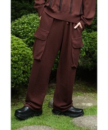 WITH OR WITHOUT（ウィズオアウィズアウト）の「シルク混カーゴニットパンツ／立体ポケット × ウールカシミヤブレンド（カーゴパンツ）」