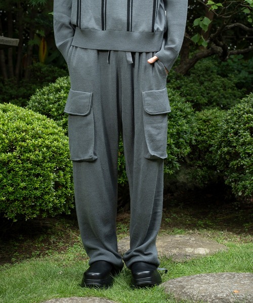 WITH OR WITHOUT(ウィズオアウィズアウト)の「シルク混カーゴニットパンツ/立体ポケット × ウールカシミヤブレンド(カーゴパンツ・メンズ・ブラック/ブラウン/グレー・1/2)」の3枚目の写真