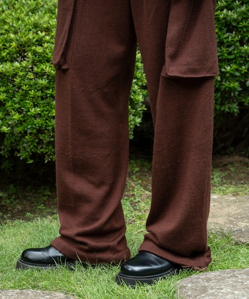 WITH OR WITHOUT(ウィズオアウィズアウト)の「シルク混カーゴニットパンツ/立体ポケット × ウールカシミヤブレンド(カーゴパンツ・メンズ・ブラック/ブラウン/グレー・1/2)」の8枚目の写真