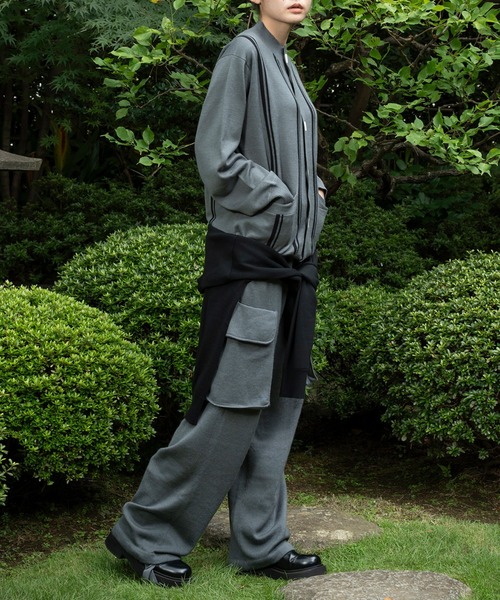 WITH OR WITHOUT(ウィズオアウィズアウト)の「シルク混カーゴニットパンツ/立体ポケット × ウールカシミヤブレンド(カーゴパンツ・メンズ・ブラック/ブラウン/グレー・1/2)」の10枚目の写真