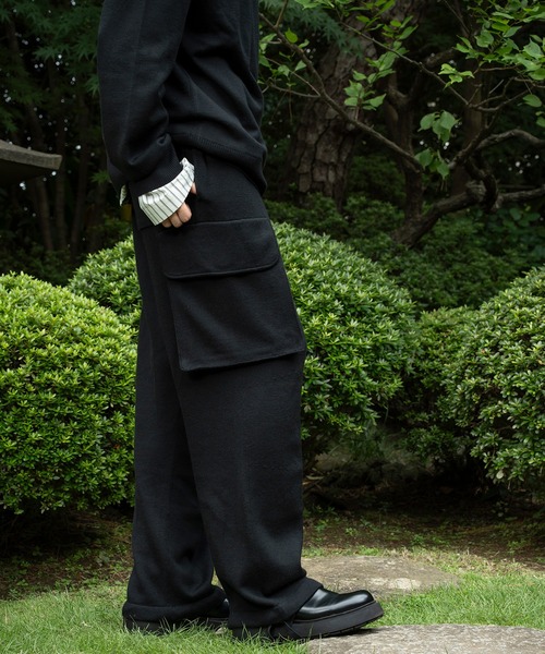 WITH OR WITHOUT(ウィズオアウィズアウト)の「シルク混カーゴニットパンツ/立体ポケット × ウールカシミヤブレンド(カーゴパンツ・メンズ・ブラック/ブラウン/グレー・1/2)」の21枚目の写真
