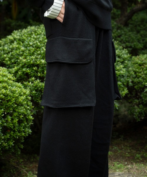 WITH OR WITHOUT(ウィズオアウィズアウト)の「シルク混カーゴニットパンツ/立体ポケット × ウールカシミヤブレンド(カーゴパンツ・メンズ・ブラック/ブラウン/グレー・1/2)」の22枚目の写真