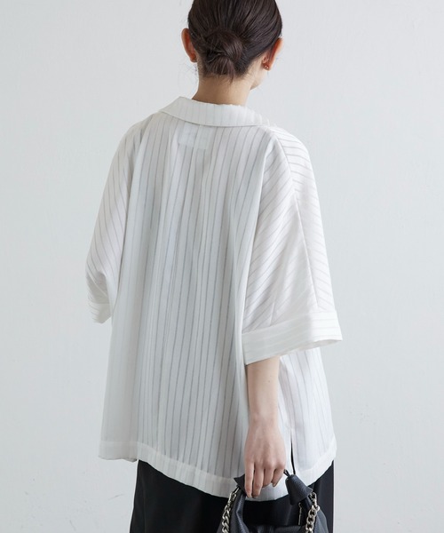 Lui's（ルイス）の「レースサテン開襟シャツ（シャツ/ブラウス・レディース・ベージュ/ブラック/オフホワイト・FREE）」の6枚目の写真