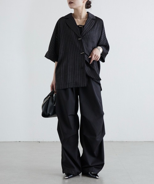 Lui's（ルイス）の「レースサテン開襟シャツ（シャツ/ブラウス・レディース・ベージュ/ブラック/オフホワイト・FREE）」の14枚目の写真