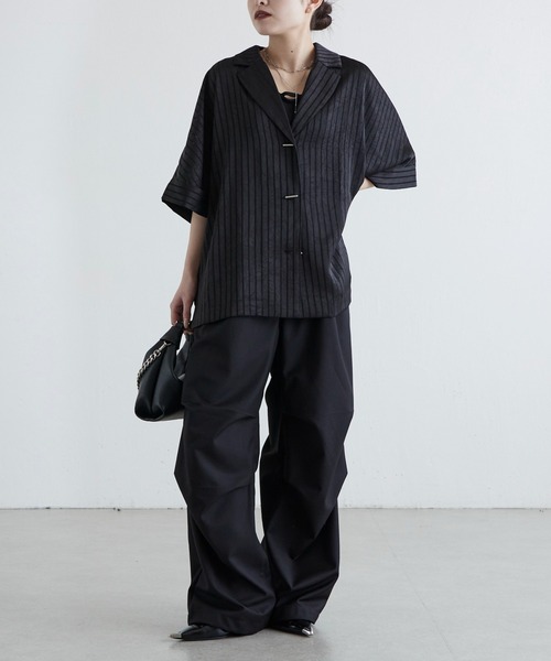 Lui's（ルイス）の「レースサテン開襟シャツ（シャツ/ブラウス・レディース・ベージュ/ブラック/オフホワイト・FREE）」の15枚目の写真