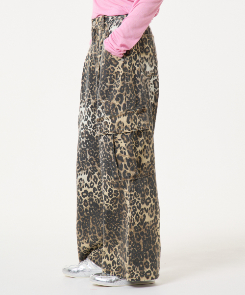 UNKNOWN PLANET(アンノウンプラネット)の「レオパードワイドカーゴパンツブラウン(その他パンツ・レディース・その他・SMALL/MEDIUM/LARGE)」の4枚目の写真