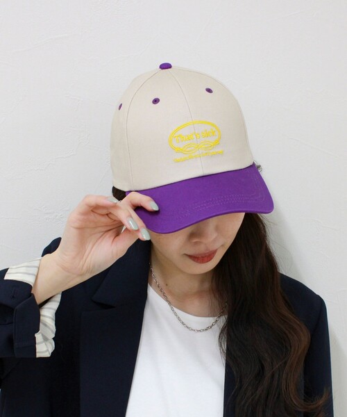 fredy emue（フレディエミュ）の「バイカラー刺繍キャップ（キャップ・レディース・ブラック系その他3/ブルー系その他3/パープル系その他3・FREE）」の5枚目の写真