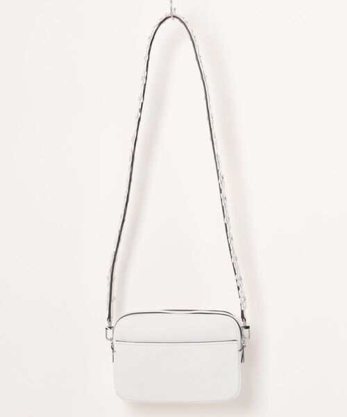 MICHAEL KORS(マイケルコース)の「BRYANT ペブルレザー カメラ クロスボディ ミディアム(ショルダーバッグ・レディース・ホワイト系・FREE)」の6枚目の写真