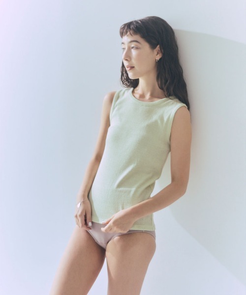 me.(ミードット)の「【 me. / ミードット 】washable silk fraise タンクトップ me-25414 HPI(タンクトップ・レディース・アイボリー/ブラック/ライム・FREE)」の4枚目の写真