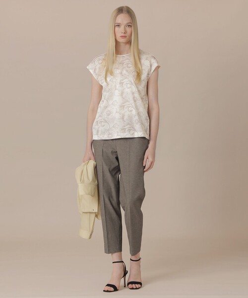MACKINTOSH LONDON(マッキントッシュ ロンドン)の「【婦人画報4月号掲載】【BIBURY FLOWER】エッチングバイブリーTシャツ(Tシャツ/カットソー・レディース・グリーン/ブルー系その他2/ベージュ・38)」の5枚目の写真