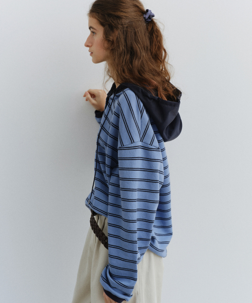 URAGO(ユラーゴ)の「Stripe logo hoodie anorak(パーカー・レディース・アッシュグレー/ブルー・FREE)」の6枚目の写真