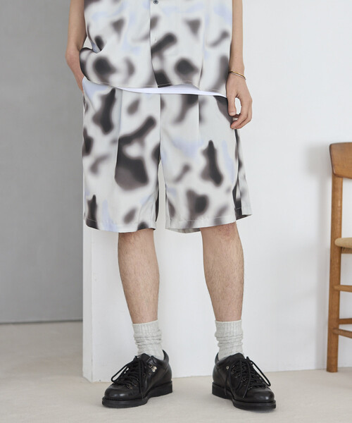 Firsthand（ファーストハンド）の「Firsthand/ファーストハンド パターン イージーショーツ / 総柄デザインショートパンツ / セットアップ対応（その他パンツ・メンズ・ホワイト系その他/ブラック系その他/ホワイト/ベージュ/ブラック/レオパード/ライトグリーン/ブラウン・LARGE/MEDIUM）」の2枚目の写真