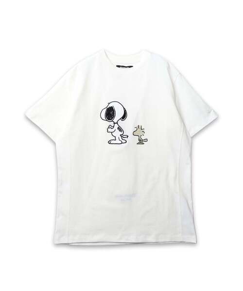 1PIU1UGUALE3 RELAX (ウノピゥウノウグァーレトレ リラックス)の「【1PIU1UGUALE3】 1PIU1UGUALE3 RELAX × SNOOPY&WOODSTOCK ラインストーンクルーネックTシャツ(Tシャツ/カットソー・メンズ・ホワイト/ブラック・4/2/3)」の2枚目の写真