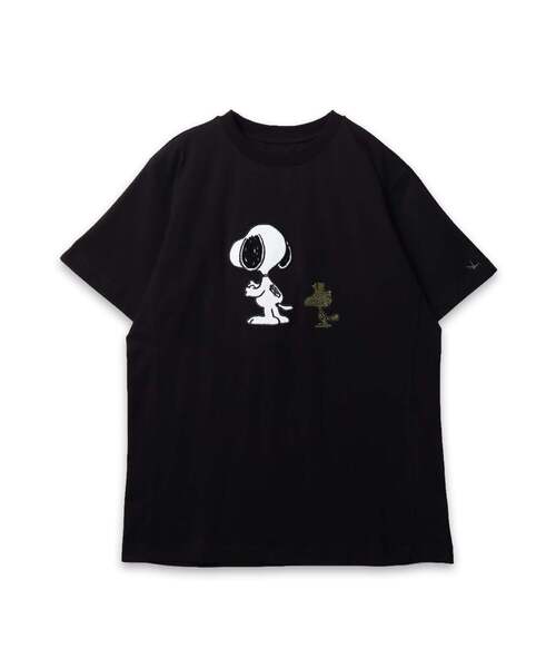 1PIU1UGUALE3 RELAX (ウノピゥウノウグァーレトレ リラックス)の「【1PIU1UGUALE3】 1PIU1UGUALE3 RELAX × SNOOPY&WOODSTOCK ラインストーンクルーネックTシャツ(Tシャツ/カットソー・メンズ・ホワイト/ブラック・4/2/3)」の1枚目の写真