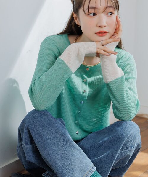 RETRO GIRL（レトロガール）の「バイカラーニットカーデ（カーディガン/ボレロ・レディース・グリーン/ベージュ/チャコールグレー・FREE）」の3枚目の写真