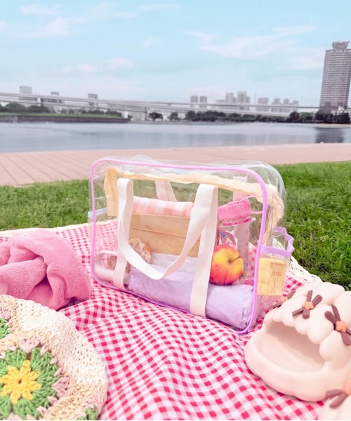 pyornim（ピョルニム）の「【A4サイズ対応】【防水】マルチカラーパイピング クリア スクエアバッグ  プールバッグ　ビーチ プール 海 レジャー（トートバッグ・レディース・ホワイト/ピンク/ブラック・F）」の2枚目の写真
