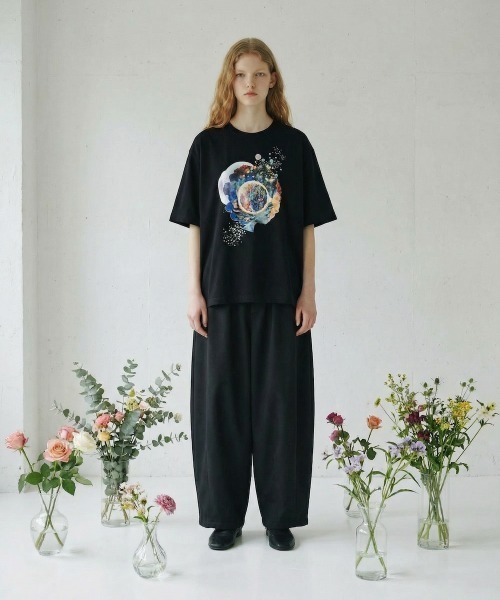 rehacer（レアセル）の「rehacer : × everglouu Abstract Bloom CS / エバーグロー ドルマンオーバー カットソー（Tシャツ/カットソー・メンズ・ホワイト/ブラック・LARGE/MEDIUM/SMALL）」の3枚目の写真