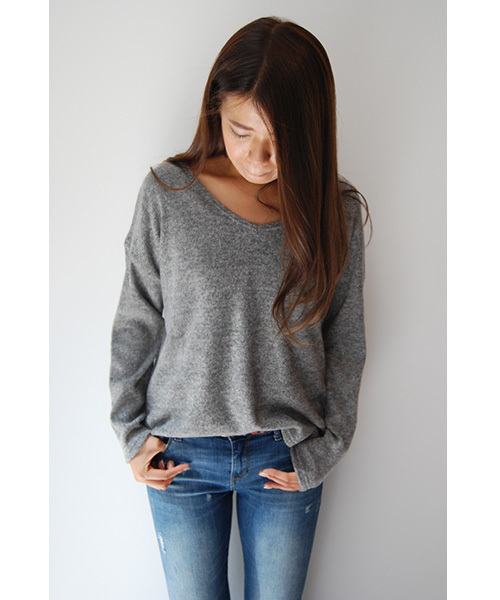 Shelly island（シェリーアイランド）の「【Shelly island】 Vネック脇スリットプルオーバー（Tシャツ/カットソー・レディース・ホワイト/グレー/パープル・FREE）」の2枚目の写真