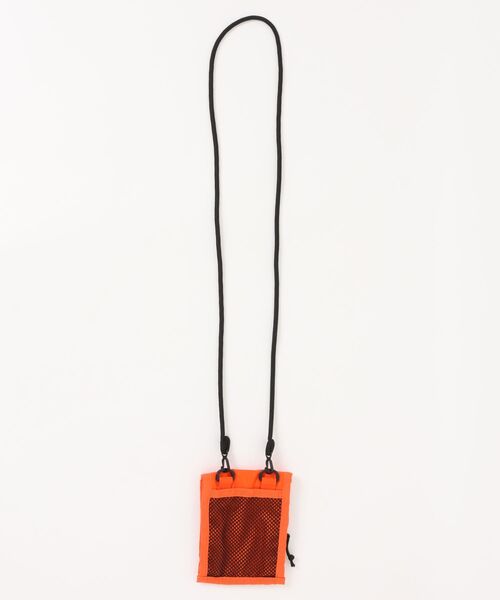 VANS(バンズ)の「VANS ヴァンズ Lawler Pouch カジュアルバッグ VN000T63FLM Flame(ボディバッグ/ウエストポーチ・メンズ・オレンジ・FREE)」の2枚目の写真