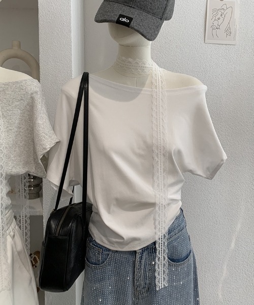 yuue' ( wear )(ユーイ)の「レーススカーフ付き オフショル半袖Tシャツ(Tシャツ/カットソー・レディース・ブラック系その他/ブラック/ホワイト・FREE)」の10枚目の写真