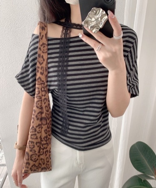 yuue' ( wear )(ユーイ)の「レーススカーフ付き オフショル半袖Tシャツ(Tシャツ/カットソー・レディース・ブラック系その他/ブラック/ホワイト・FREE)」の22枚目の写真