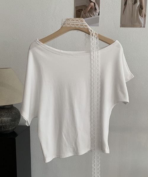 yuue' ( wear )(ユーイ)の「レーススカーフ付き オフショル半袖Tシャツ(Tシャツ/カットソー・レディース・ブラック系その他/ブラック/ホワイト・FREE)」の9枚目の写真