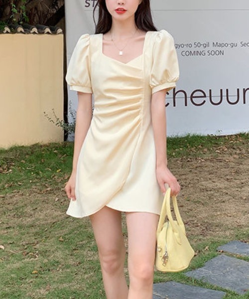 SHEPP(シープ)の「アシンメトリーギャザー半袖ミニワンピース(ワンピース・レディース・アイボリー/ブラック・S/M)」の15枚目の写真