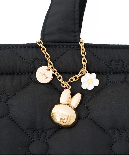 Miffy( ミッフィー)の「【miffy/ミッフィー】 チャーム付き キルティングトートバッグ(トートバッグ・レディース・ブラック/アイボリー/グレイッシュベージュ・FREE)」の6枚目の写真
