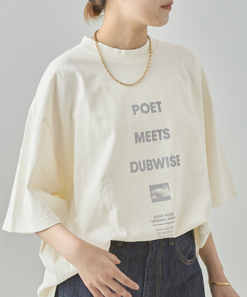 POET MEETS DUBWISE（ポエットミーツダブワイズ）の「POET MEETS DUBWISE LOOSE FIT LOGO Tシャツ（Tシャツ/カットソー・レディース・ブラック系その他/ホワイト/アイボリー・FREE）」の2枚目の写真